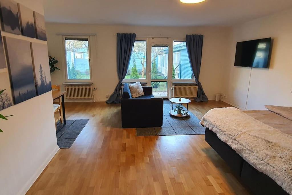 Appartement With Garden Near Metro! *