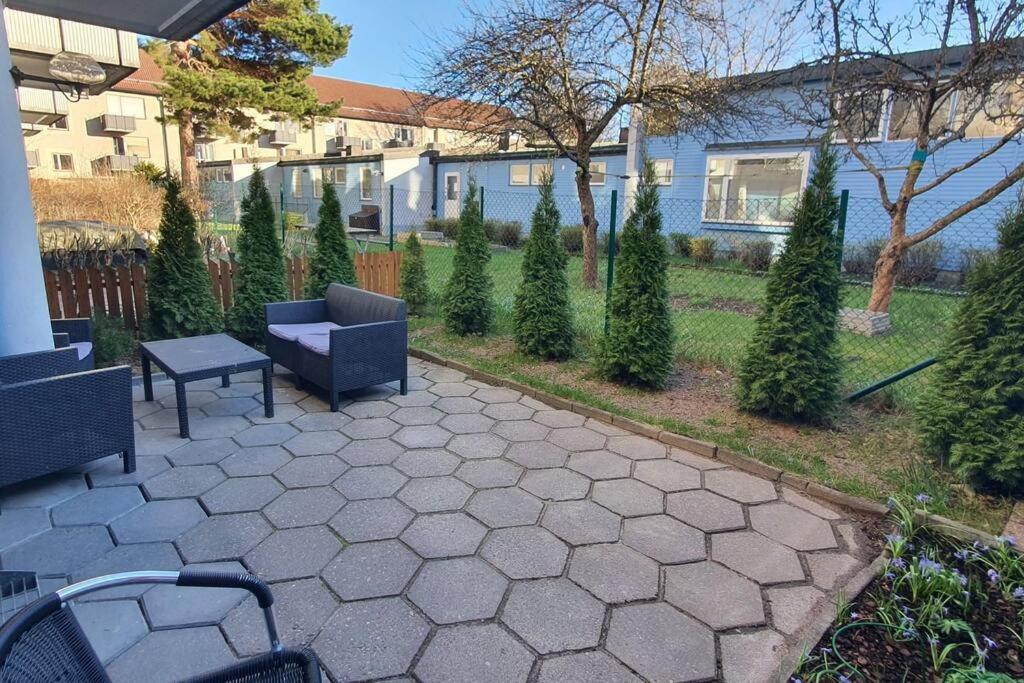 Appartement With Garden Near Metro! *